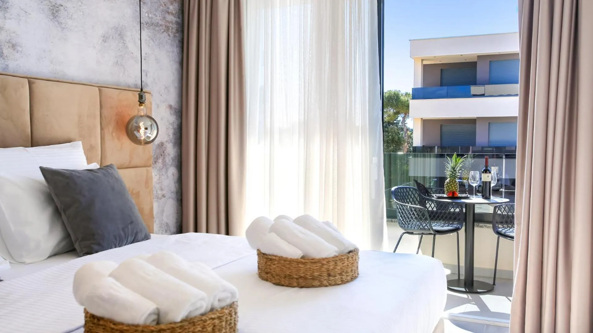 Fly Rooms Medulin - 50M From The Beach - New 2024