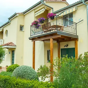 https://apartments-emma.hotelinzadar.com