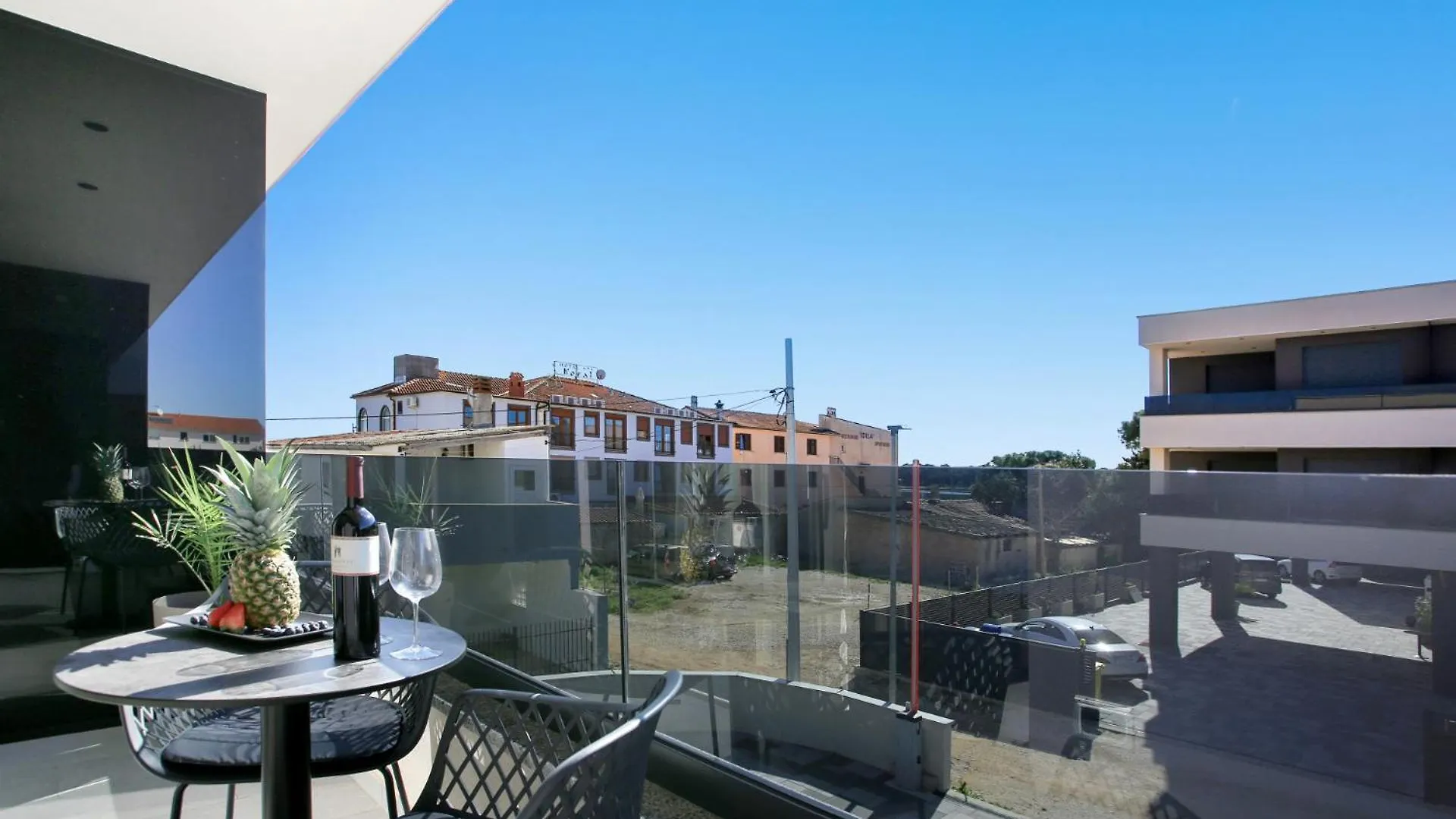 Fly Rooms Medulin - 50M From The Beach - New 2024